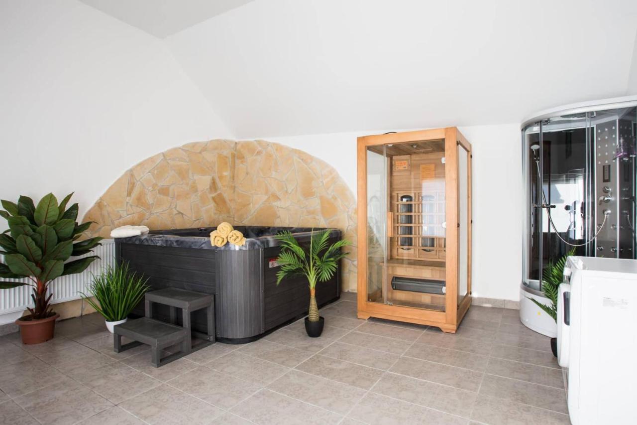 Csigahaz Apartman Pecs Exterior photo
