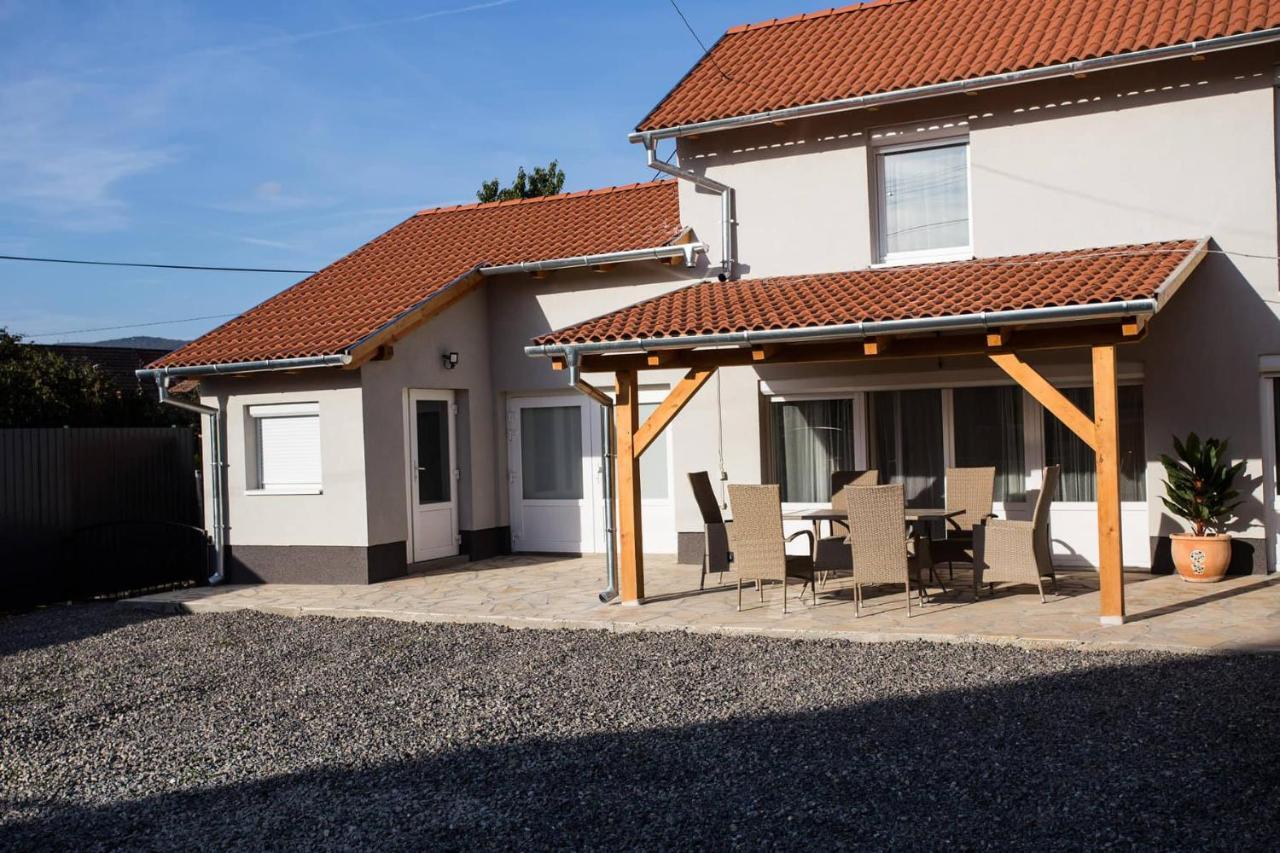 Csigahaz Apartman Pecs Exterior photo
